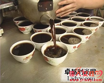 寶寶可以喝涼茶嗎問題分析 寶寶喝涼茶應該註意這些